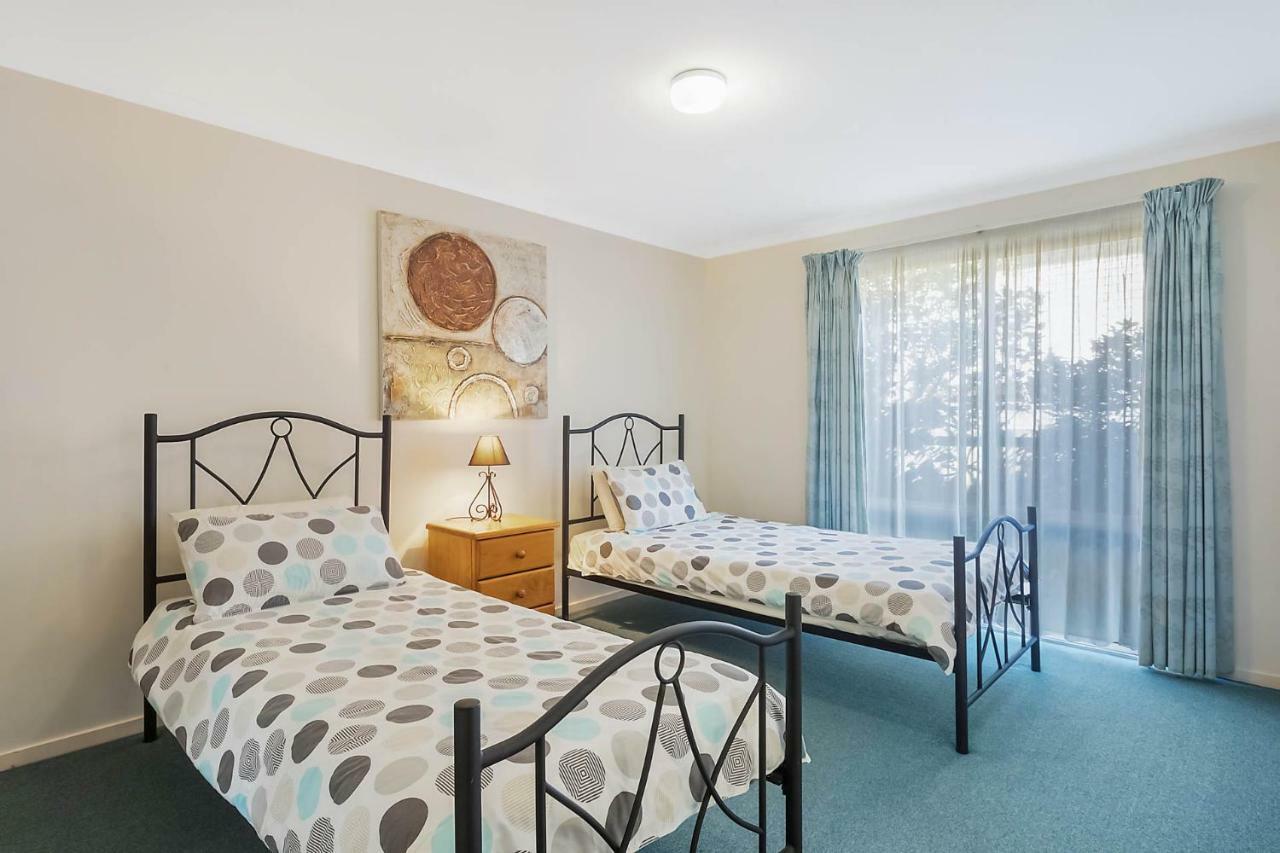 Black Dolphin Motel & Apartments Merimbula Exterior photo