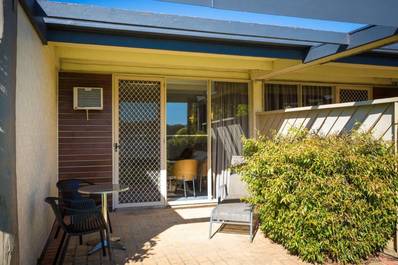 Black Dolphin Motel & Apartments Merimbula Exterior photo