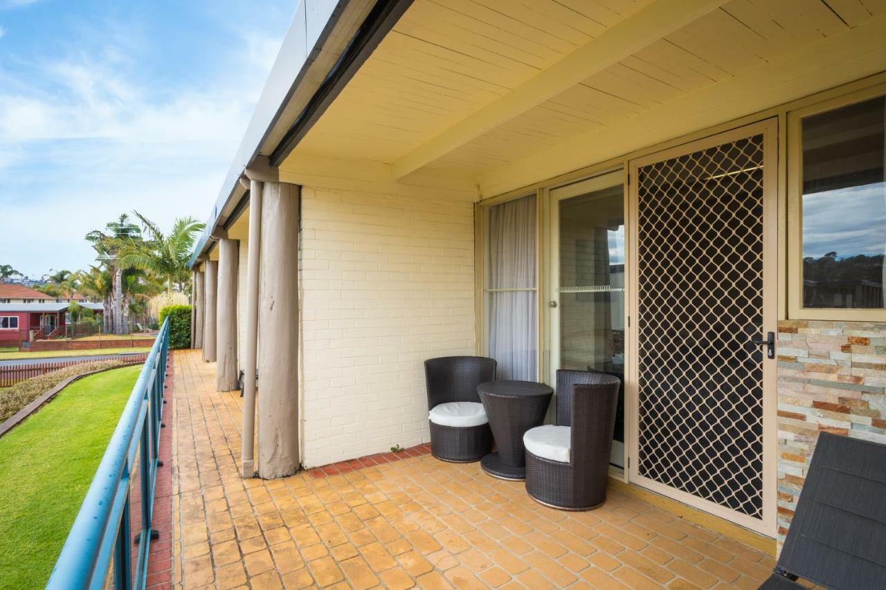 Black Dolphin Motel & Apartments Merimbula Exterior photo